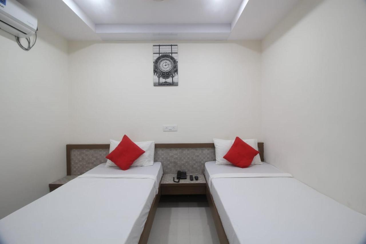 Arjuna Luxury Rooms Haiderabad Buitenkant foto